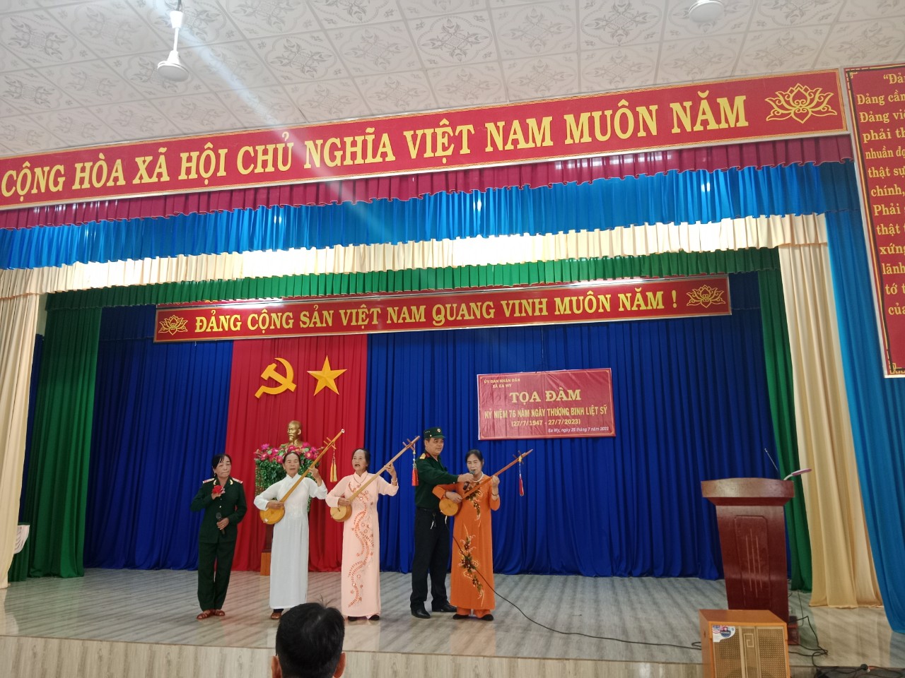 09 văn nghệ